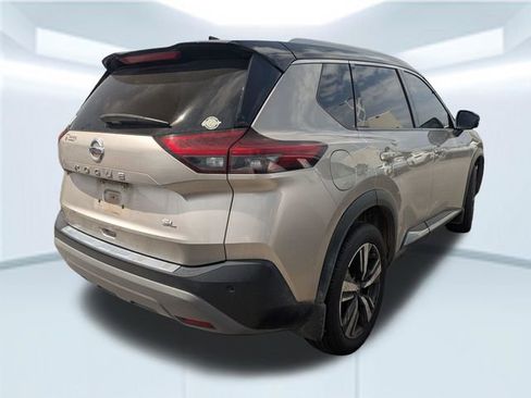 Used 2021 Nissan Rogue SL image 2