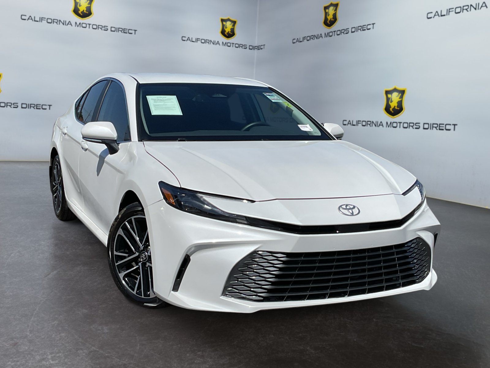 Used 2026 Toyota Camry XLE FWD image 3