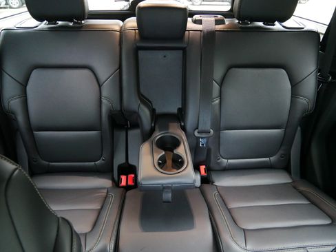 Used 2026 Ford Bronco Badlands AWD/4WD image 13