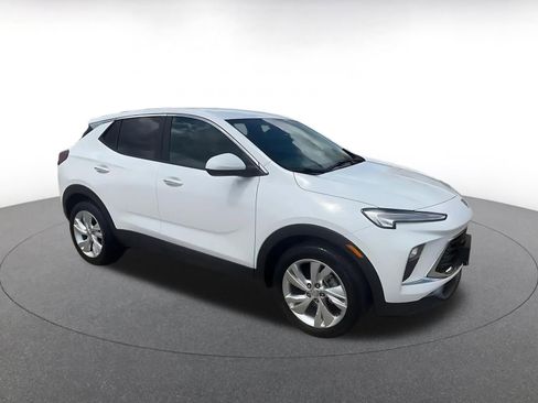 Used 2025 Buick Encore GX Preferred FWD image 2