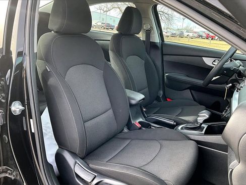 Used 2024 Kia Forte LX image 7