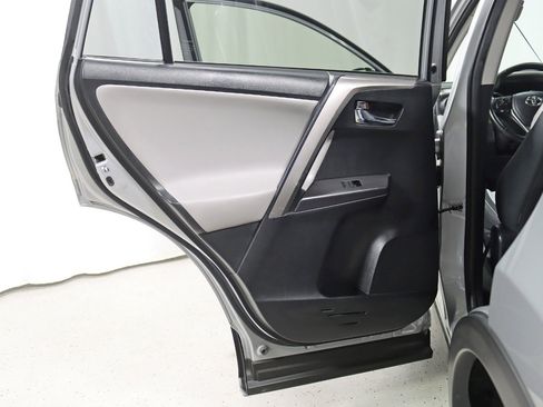 Used 2018 Toyota RAV4 XLE w/ Plus Extra Value Package AWD/4WD image 30