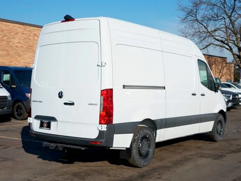 Used 2026 Mercedes-Benz Sprinter 2500 image 3