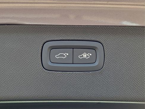 New 2026 Volvo XC90 B6 Plus w/ Protection Package Premier image 15