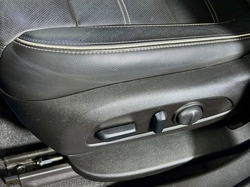 Used 2019 GMC Acadia Denali AWD/4WD image 18