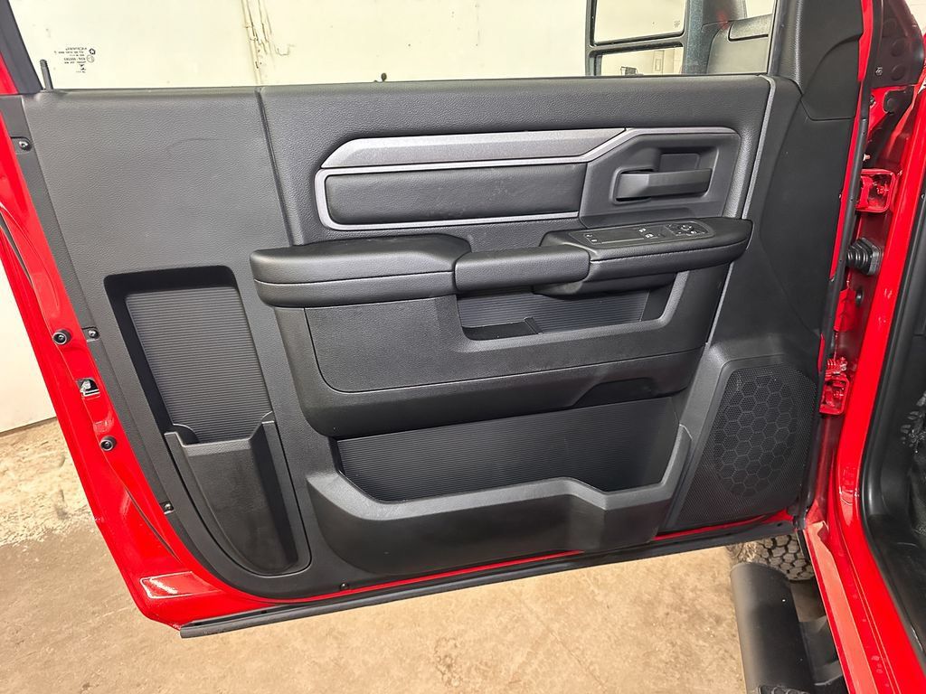 New 2026 RAM 3500 Tradesman w/ Chrome Appearance Group A AWD/4WD image 15