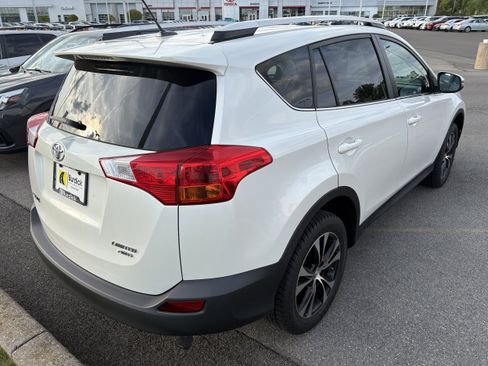 Used 2015 Toyota RAV4 Limited w/ Technology Package AWD/4WD image 5