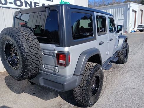 Used 2024 Jeep Wrangler Sport S image 3