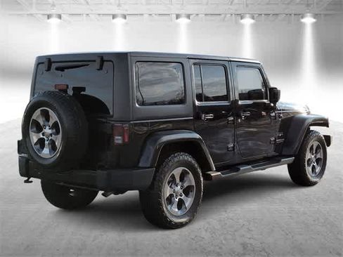 Used 2016 Jeep Wrangler Unlimited Sahara w/ Connectivity Group image 8
