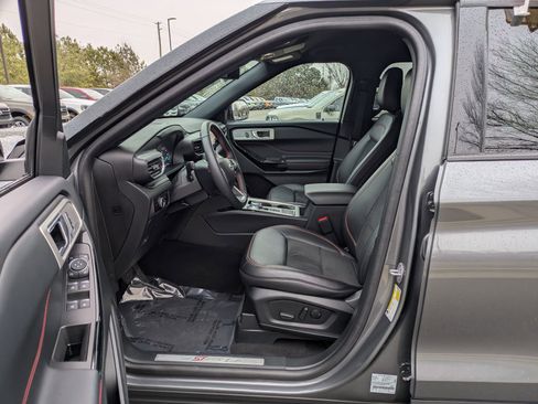 Certified 2024 Ford Explorer ST-Line w/ Class IV Trailer Tow Package image 13