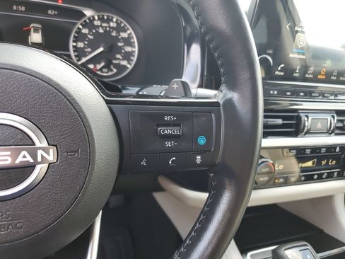 Used 2025 Nissan Pathfinder SL FWD image 27