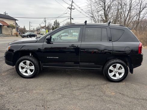 Used 2014 Jeep Compass Latitude image 2