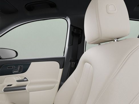 Used 2026 Mercedes-Benz GLA 250 image 45