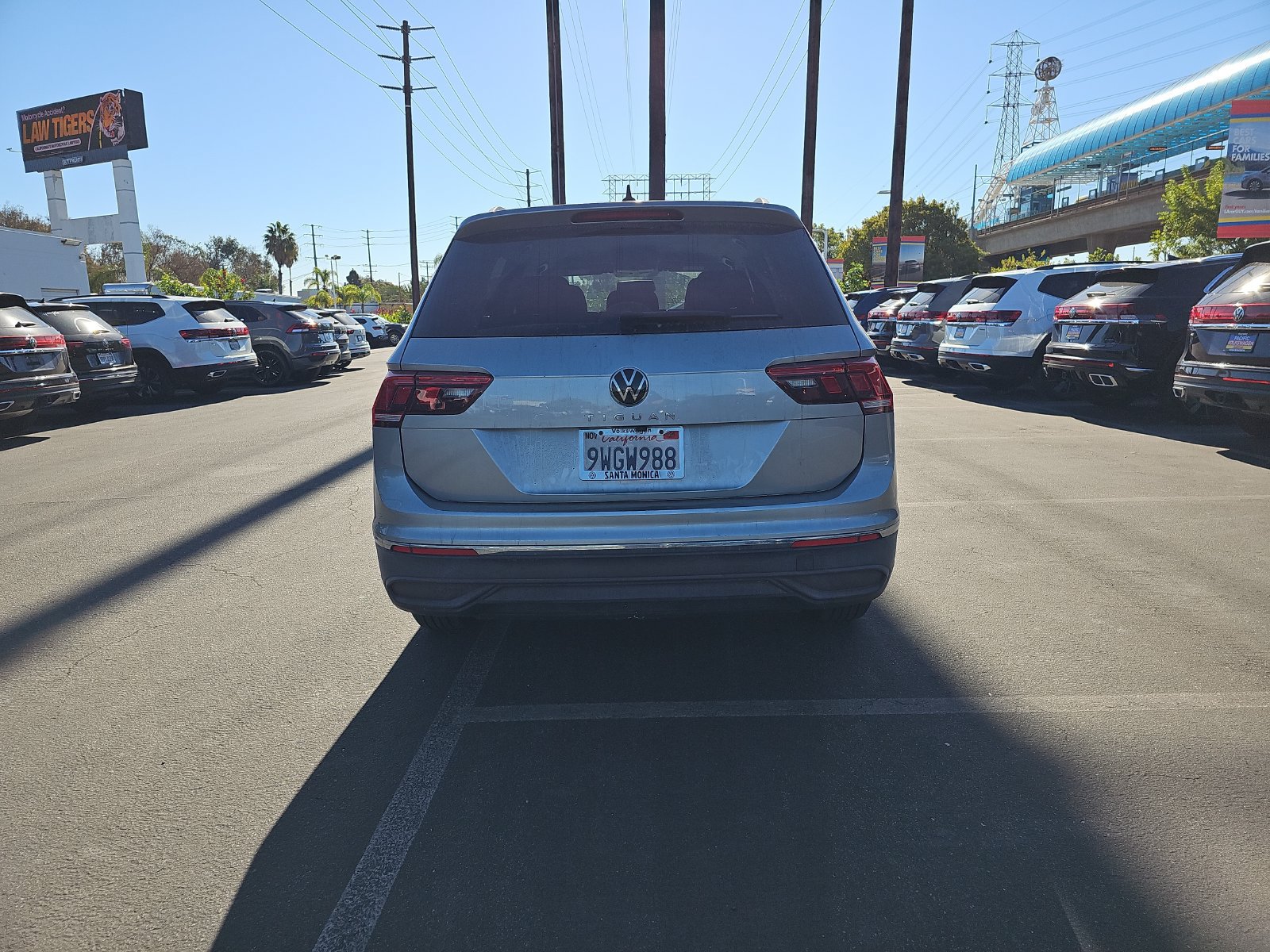 Used 2022 Volkswagen Tiguan S FWD image 6