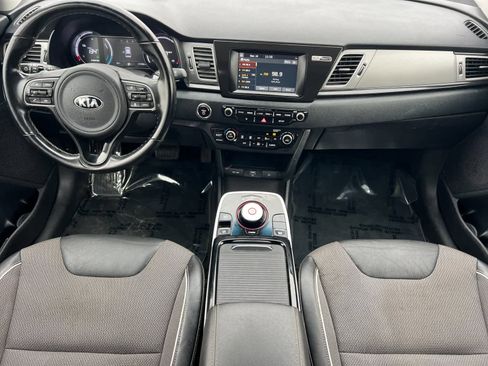 Used 2019 Kia Niro EX image 3