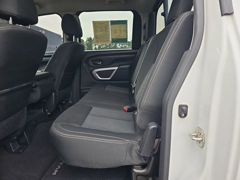 Used 2017 Nissan Titan SV image 17