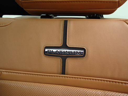 Used 2023 Ford F250 Platinum AWD/4WD image 32