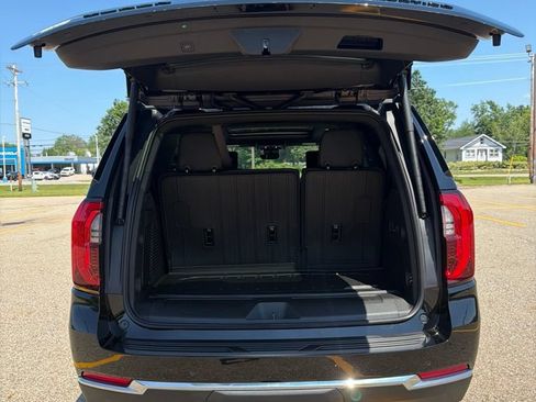 New 2026 GMC Yukon Elevation w/ Elevation Premium Package AWD/4WD image 23