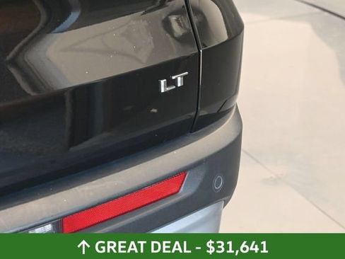 Used 2024 Chevrolet Traverse LT FWD image 13