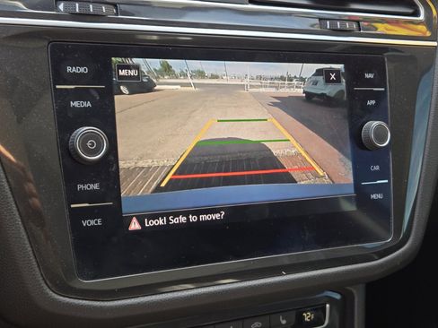 Used 2019 Volkswagen Tiguan SEL FWD image 18