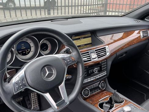 Used 2012 Mercedes-Benz CLS 550 image 8