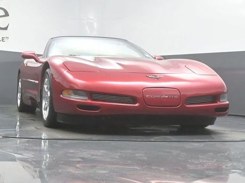 Used 2000 Chevrolet Corvette Convertible w/ Memory Pkg RWD image 3