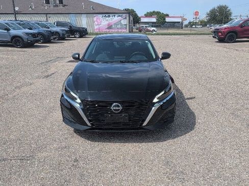 Used 2024 Nissan Altima 2.5 SV FWD image 13