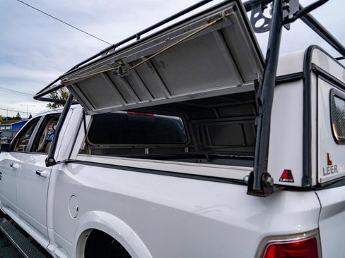 Used 2017 RAM 2500 Laramie image 25