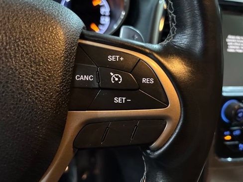 Used 2016 Jeep Grand Cherokee Limited w/ Luxury Group II AWD/4WD image 21