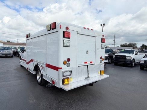 Used 2002 Ford F550 2WD Crew Cab Super Duty image 7