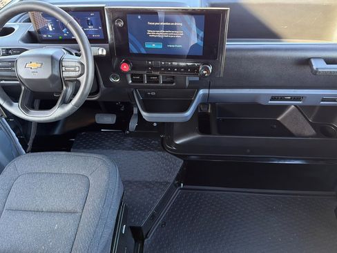 Used 2025 Chevrolet Brightdrop 400 image 11