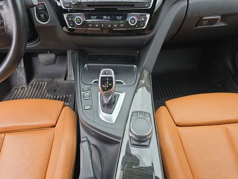 Used 2018 BMW 330i xDrive Sedan AWD/4WD image 10