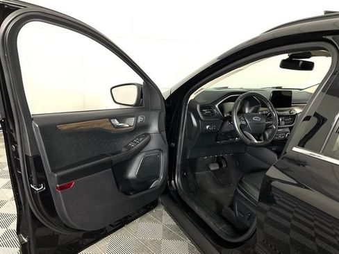 Used 2020 Ford Escape Titanium AWD/4WD image 24