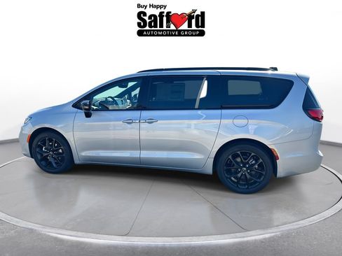 New 2026 Chrysler Pacifica Limited w/ S Appearance Package FWD image 5