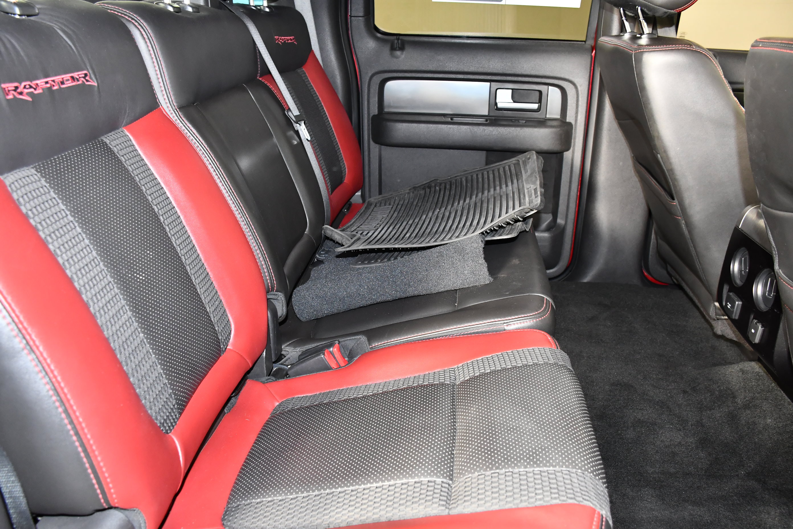 Used 2014 Ford F150 Raptor w/ Equipment Group 801A Luxury AWD/4WD image 47
