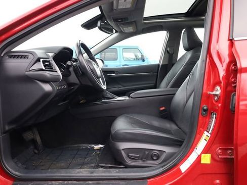 Used 2020 Toyota Camry XSE image 13