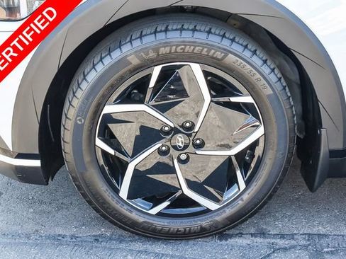 Certified 2024 Hyundai Ioniq 5 SEL RWD image 9