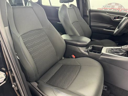 Used 2022 Toyota RAV4 SE AWD/4WD image 33