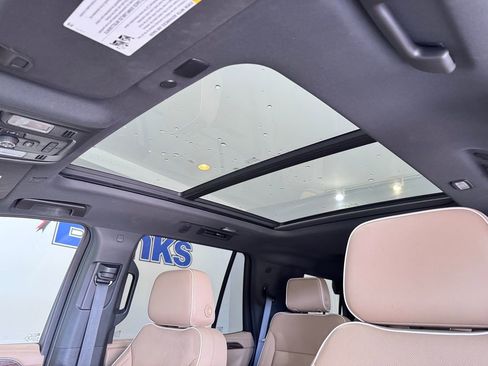 Used 2021 Chevrolet Tahoe Premier w/ Premium Package image 24