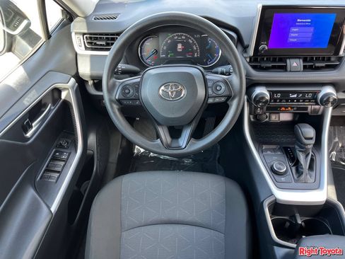 Certified 2025 Toyota RAV4 XLE AWD/4WD image 17
