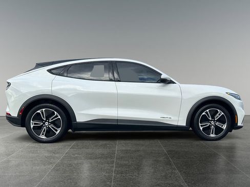 Used 2022 Ford Mustang Mach-E Select image 8