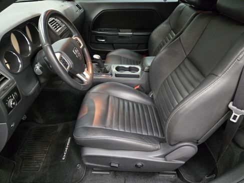 Used 2013 Dodge Challenger R/T RWD image 7