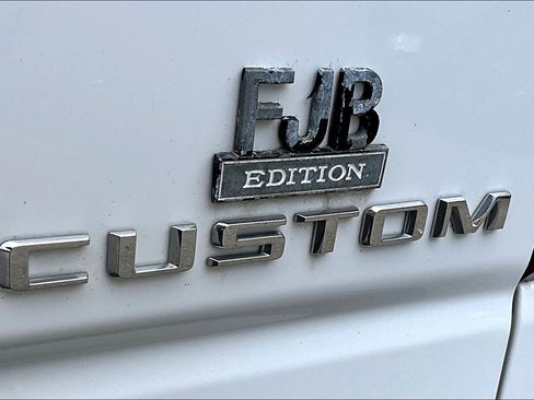 Used 2023 Chevrolet Silverado 1500 Custom AWD/4WD image 16