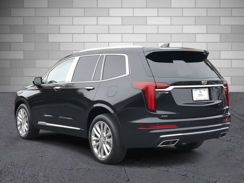 Used 2021 Cadillac XT6 Premium Luxury image 3