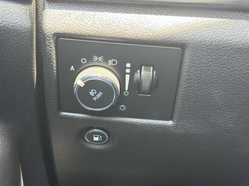 Used 2020 Jeep Grand Cherokee Altitude AWD/4WD image 12