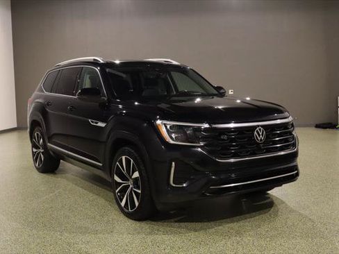 Used 2024 Volkswagen Atlas SEL Premium R-Line AWD/4WD image 1