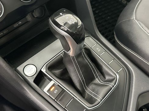 Certified 2022 Volkswagen Taos SE w/ Panoramic Sunroof Package image 15