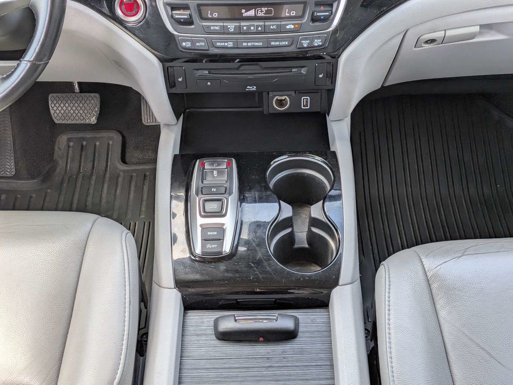 Used 2019 Honda Pilot Touring image 19