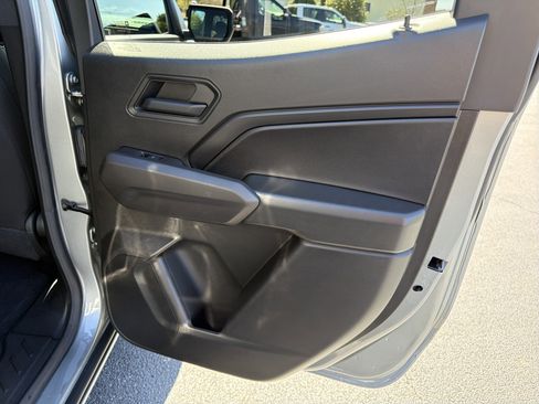 Used 2025 Chevrolet Colorado W/T image 16