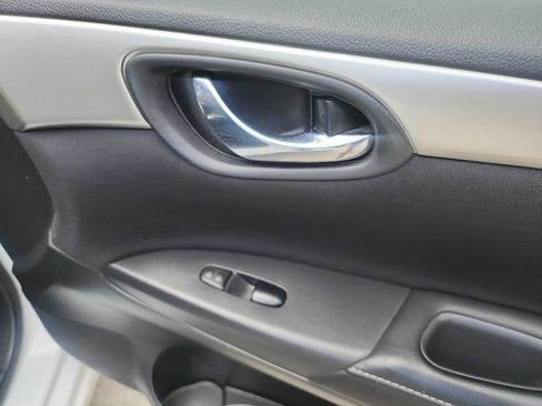 Used 2019 Nissan Sentra S w/ Appearance Package FWD image 30